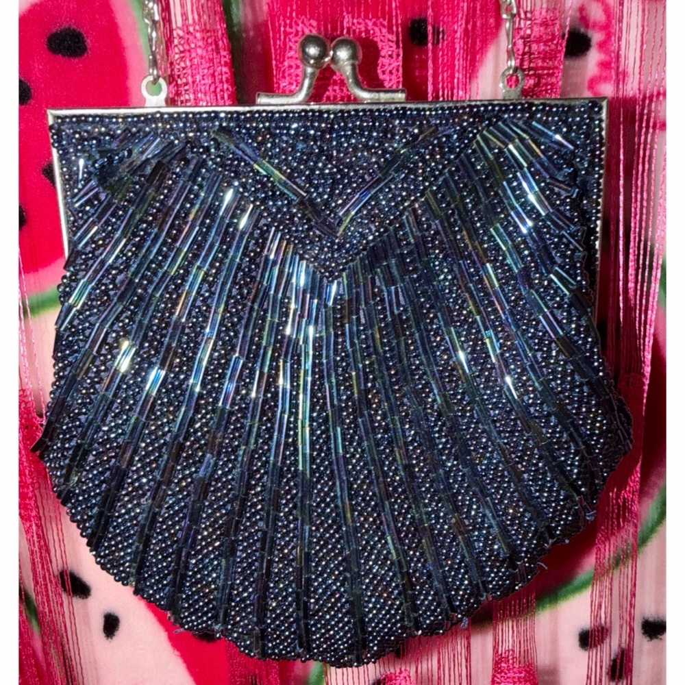 💙🩵 Shimmering Fully Beaded Clutch